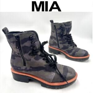 MIA women's Celene River-N Camouflage Boots - SIZE 7